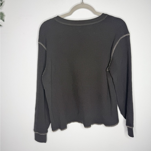 MADEWELL Waffle Split-Neck Crop Tee in Coal Size Large - Picture 7 of 8